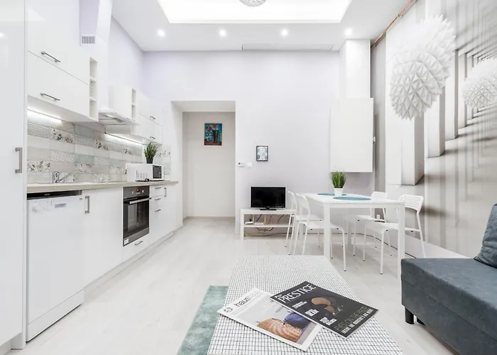 Cozy 2 Bedroom 2 Bathroom Apartment In The City Centre