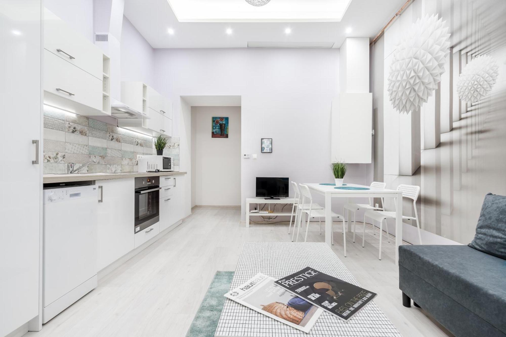 Cozy 2 Bedroom 2 Bathroom In The Centre * בודפשט